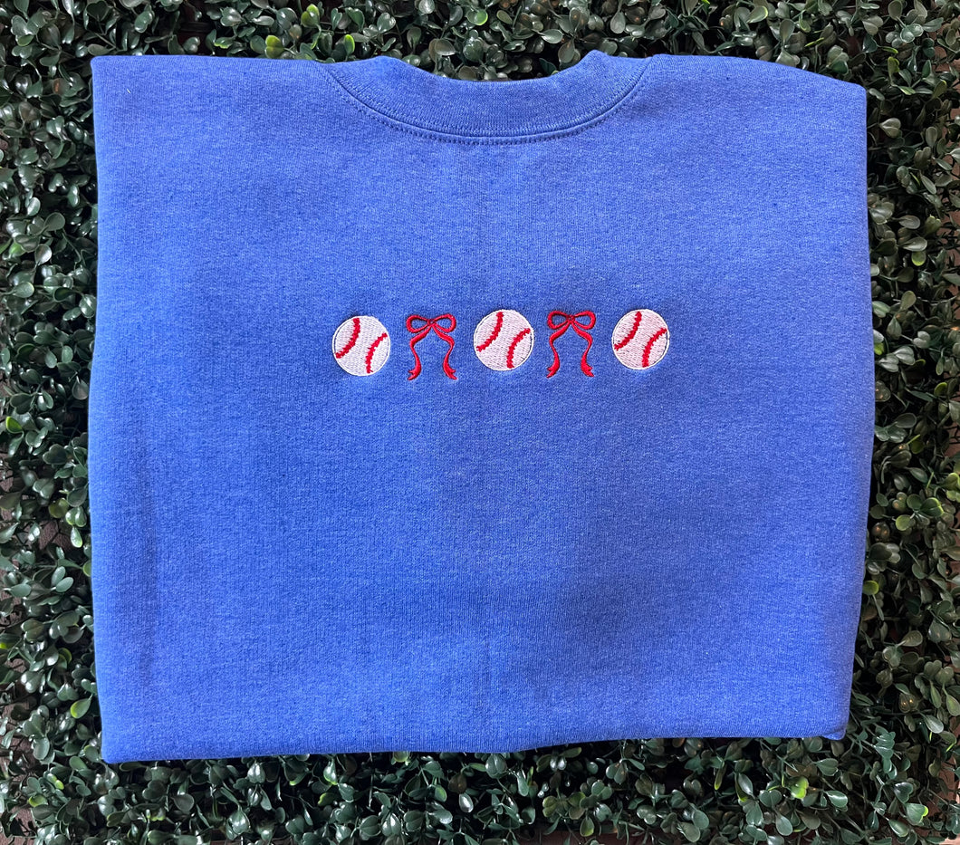 Baseball Sweatshirt , game day sweatshirt, baseballs and bows sweatshirt , bows and baseballs sweatshirt , monogrammed baseball sweatshirt 