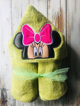 Minnie Mouse hooded towel