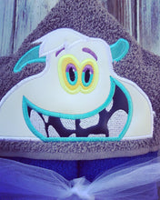 Small Foot Yeti Hooded Towel